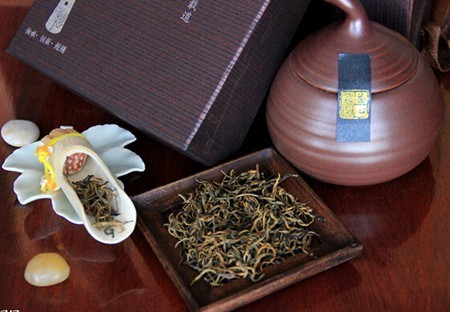喝红茶好还是铁观音好